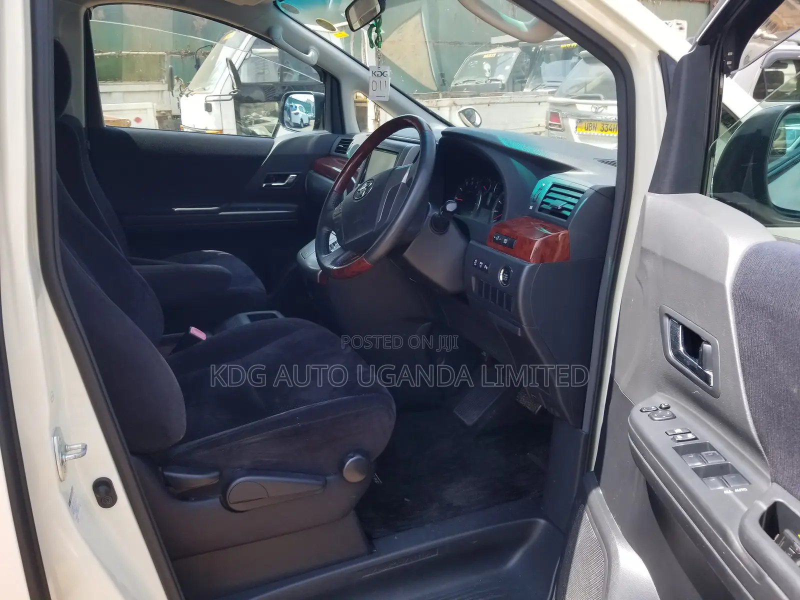 Toyota Alphard 2.4 Petrol FWD 2011 Pearl