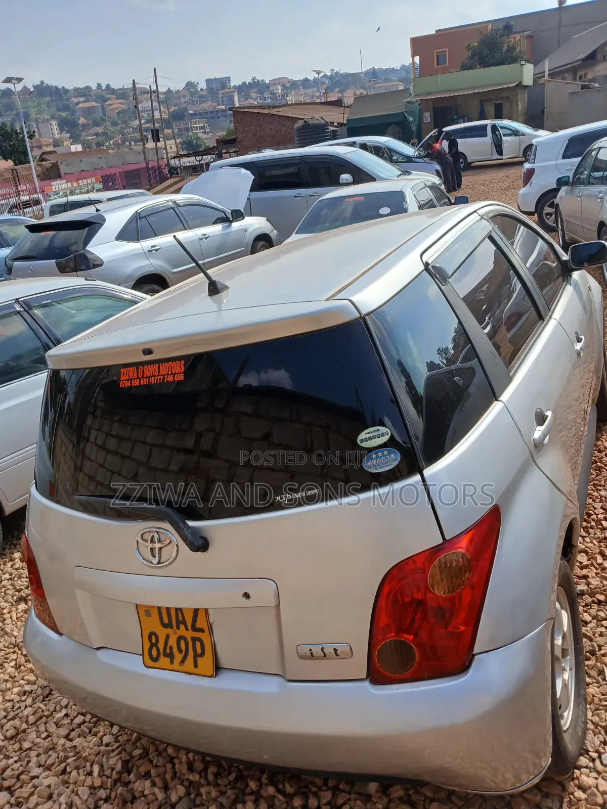 Toyota IST 2005 Silver