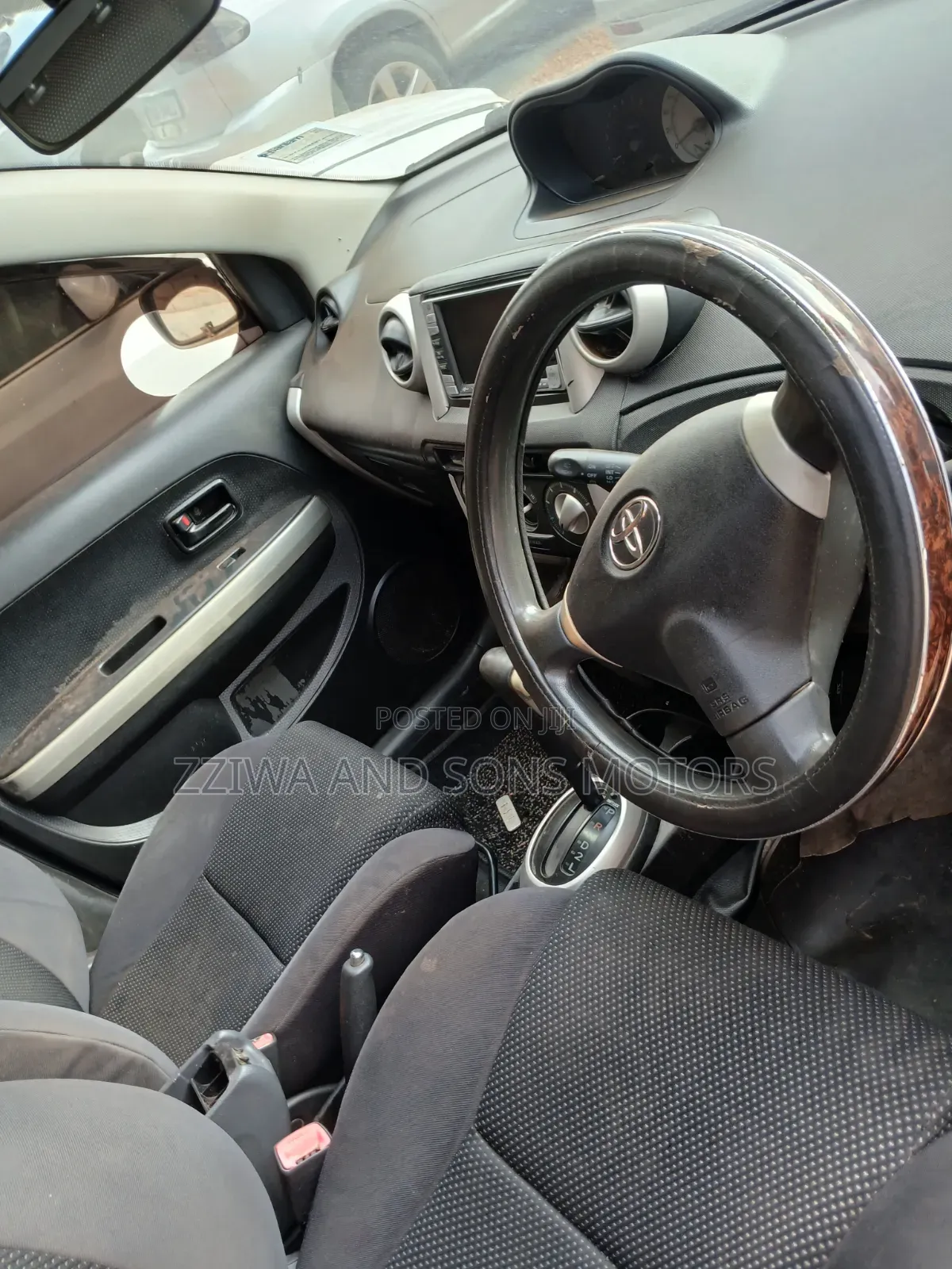 Toyota IST 2005 Silver