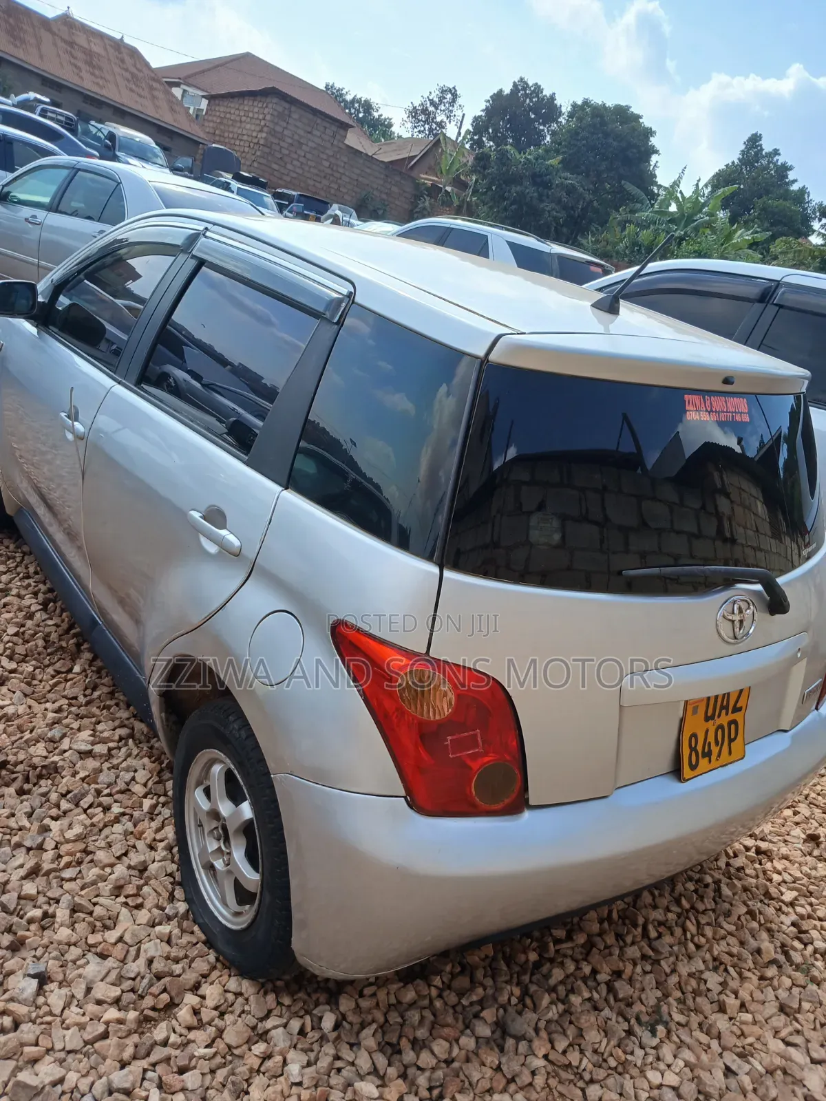 Toyota IST 2005 Silver