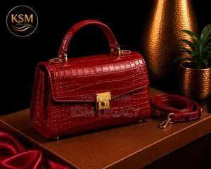 Red Crocodile Pattern Handbag for Women – Luxury Design