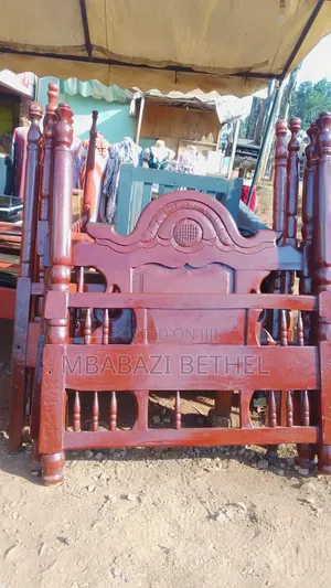 4by6 Wooden Bed in Good Condition Readily Available for Sale