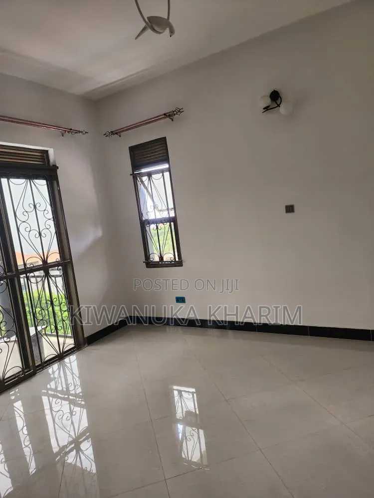 Furnished 2bdrm Apartment in Kiwanuka Kharim, Wakiso / Wakiso for rent