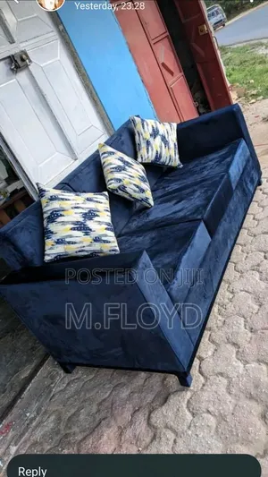 Lovy 3seater Plus the Cushion