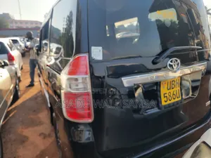 Toyota Noah 2009 Black
