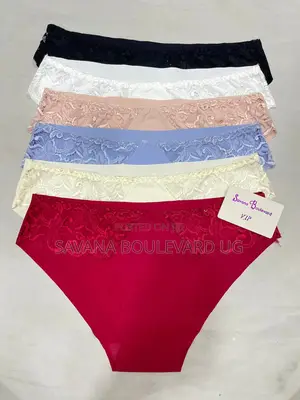 Savana Boulevard Vip Seamless Bikini Panties With Lace Hip Panels