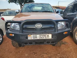 Toyota Hilux 2012 Gold