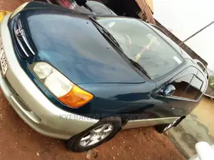 Toyota Ipsum 2001 Green