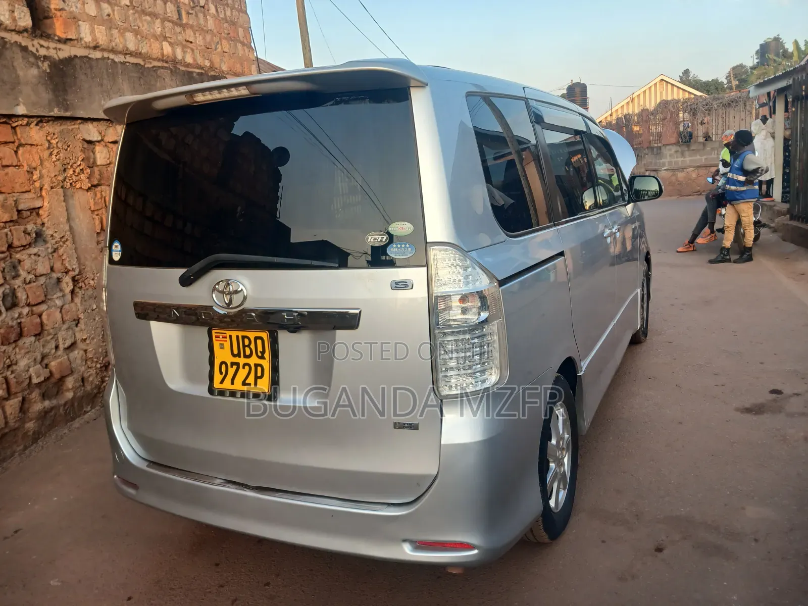 Toyota Noah 2010 Silver