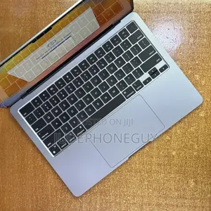 Laptop Apple MacBook Air 2022 M2 16GB Apple M2 SSD 512GB