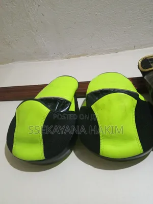 Adjustable Bench , Boxing Gloves And Training Pads At A Big Discount
