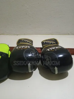 Adjustable Bench , Boxing Gloves And Training Pads At A Big Discount