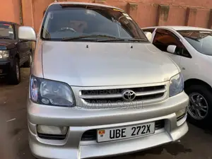 Toyota Noah 2007 Silver