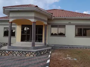 4bdrm House in Nangabo for sale