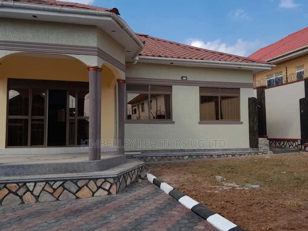 4bdrm House in Nangabo for sale