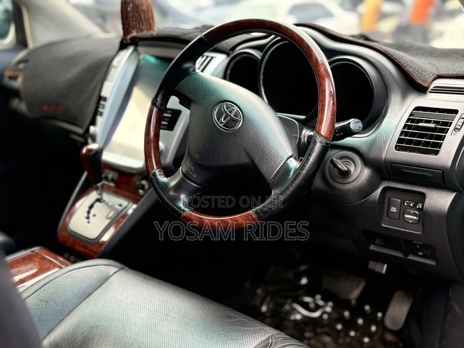Toyota Harrier 2.4 2012 White