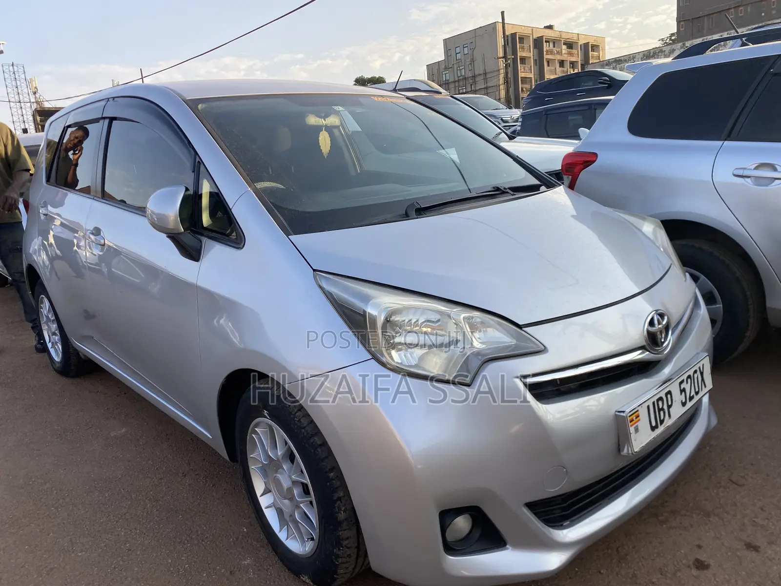 Toyota Ractis 2015 Silver
