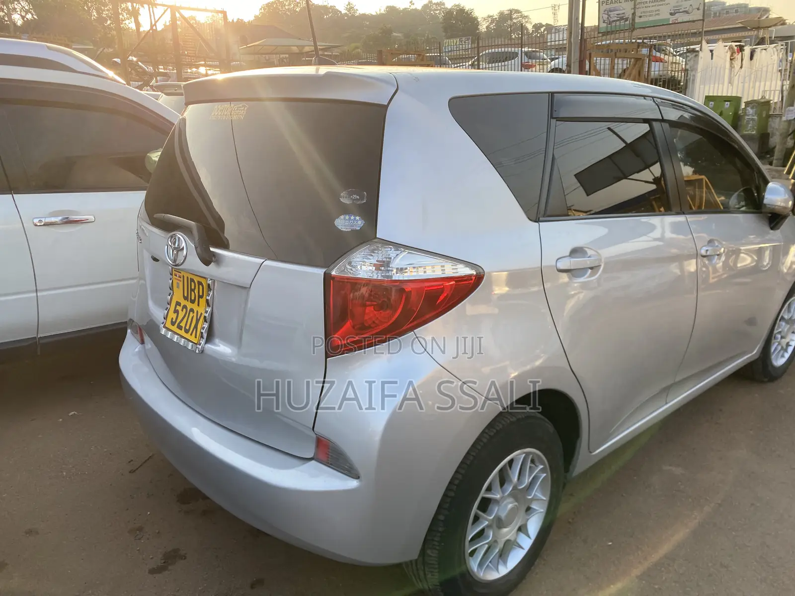 Toyota Ractis 2015 Silver
