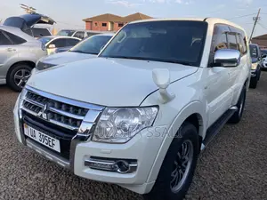 Mitsubishi Pajero 2015 White