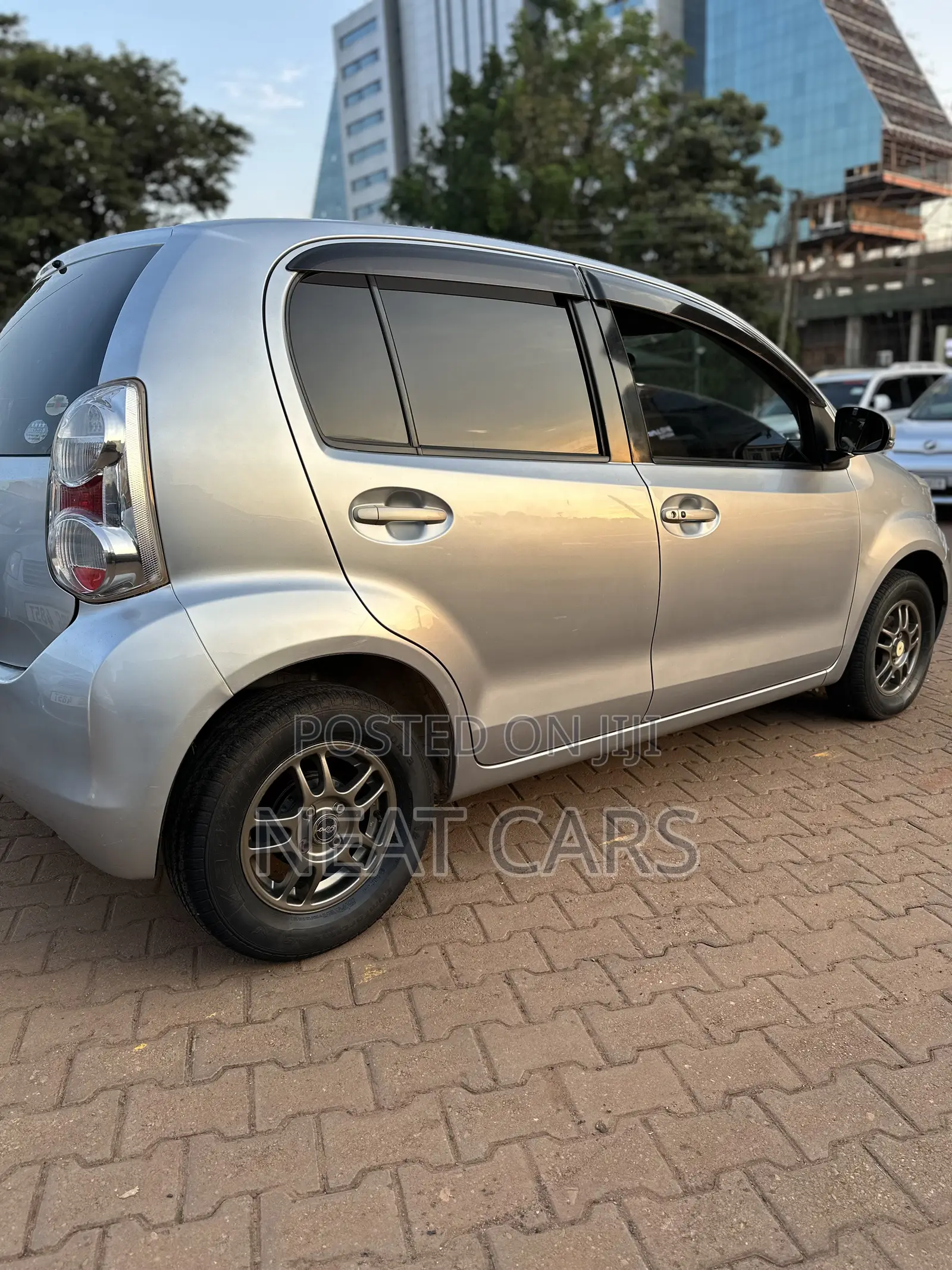 Toyota Passo 2011 Silver