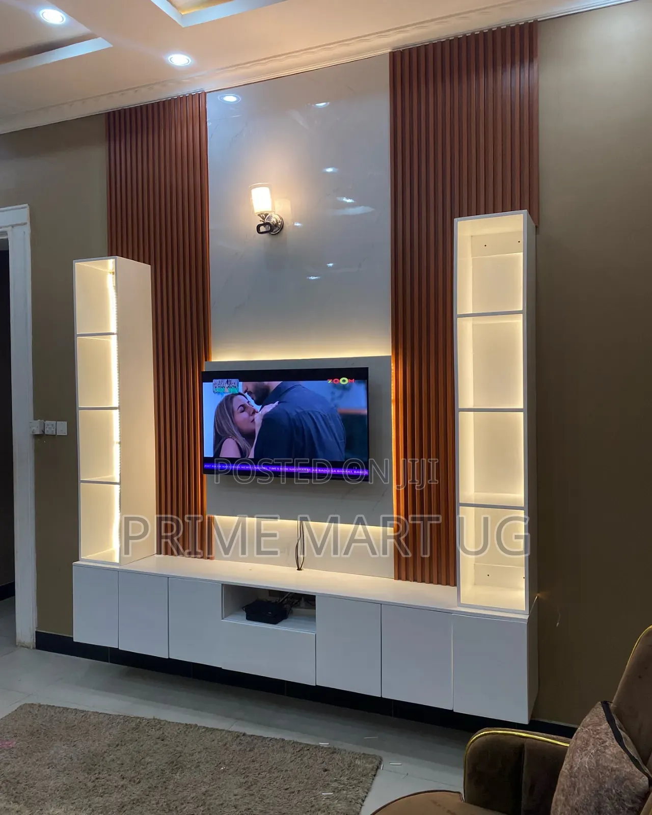 Classic Tv Wall Unit With Book Shelves