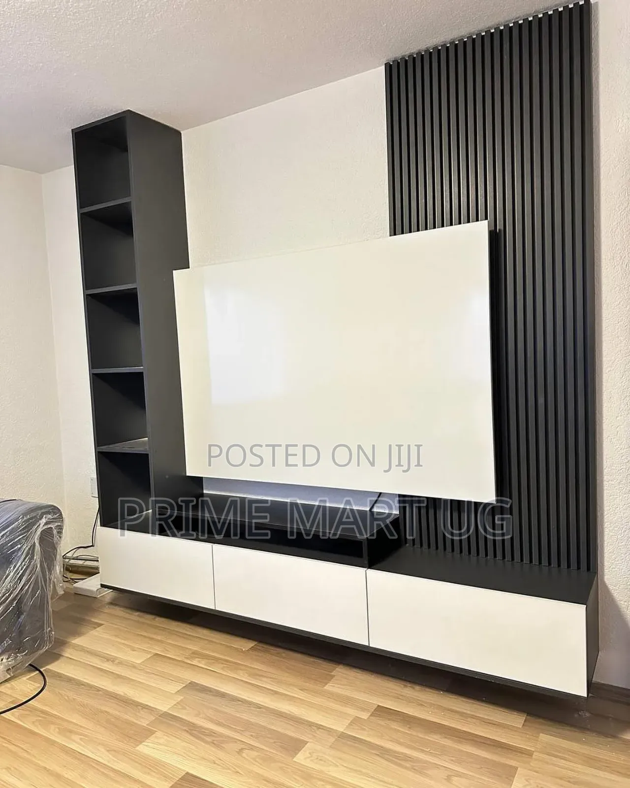 Tv Wall Unit/Display Unit – Classic With Drawers
