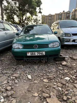 Volkswagen Golf 2005 Green