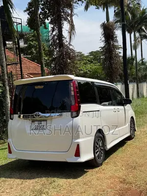 Toyota Noah 2015 White