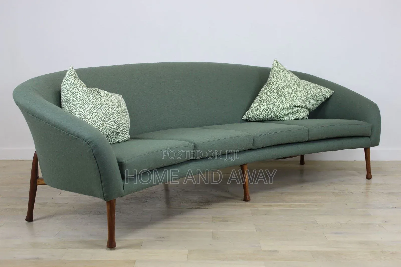Vintage Curved 3 Seaters Sofa Couches in Any Colour From 1,500,000/-