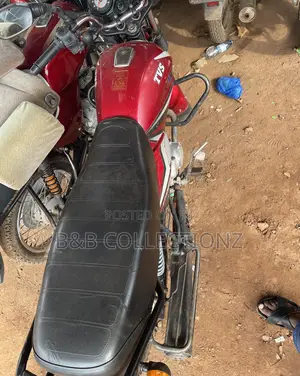 TVS HLX 125 2013 Red