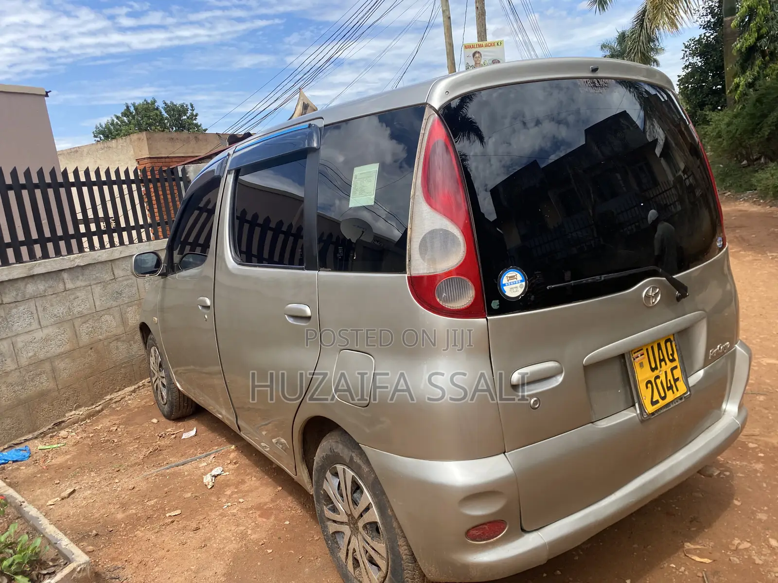 Toyota Fun Cargo 2009 Brown