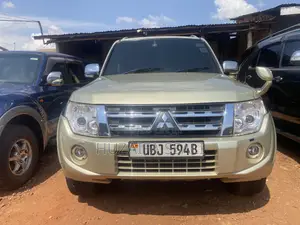 Mitsubishi Pajero 2008 Gold