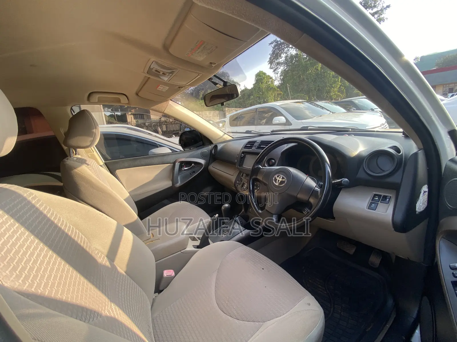 Toyota Vanguard 2011 White
