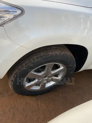 Toyota Vanguard 2011 White