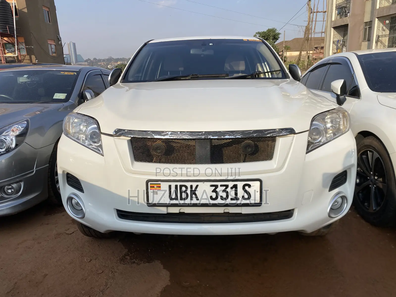 Toyota Vanguard 2011 White