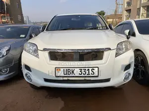 Toyota Vanguard 2011 White