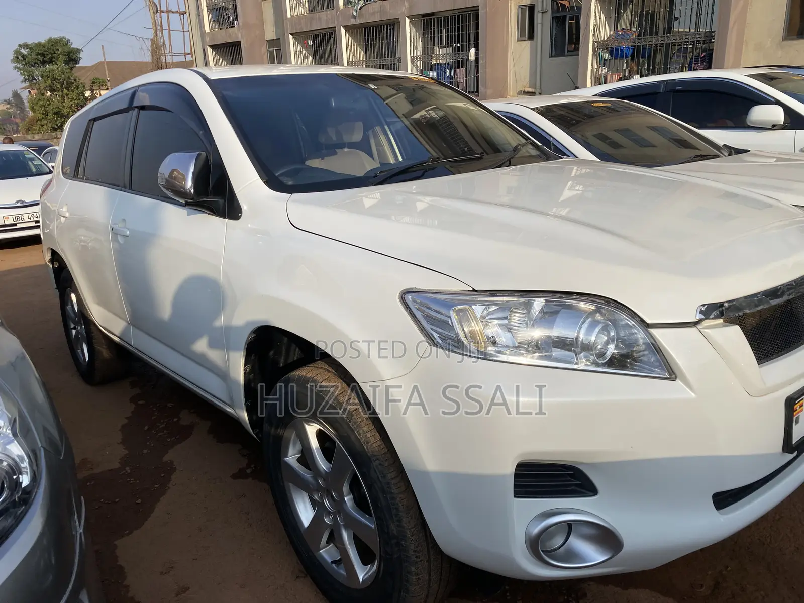 Toyota Vanguard 2011 White