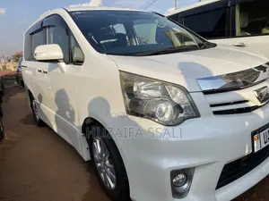 New Toyota Noah 2018 White