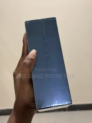 New Samsung Galaxy S20 128 GB Gray