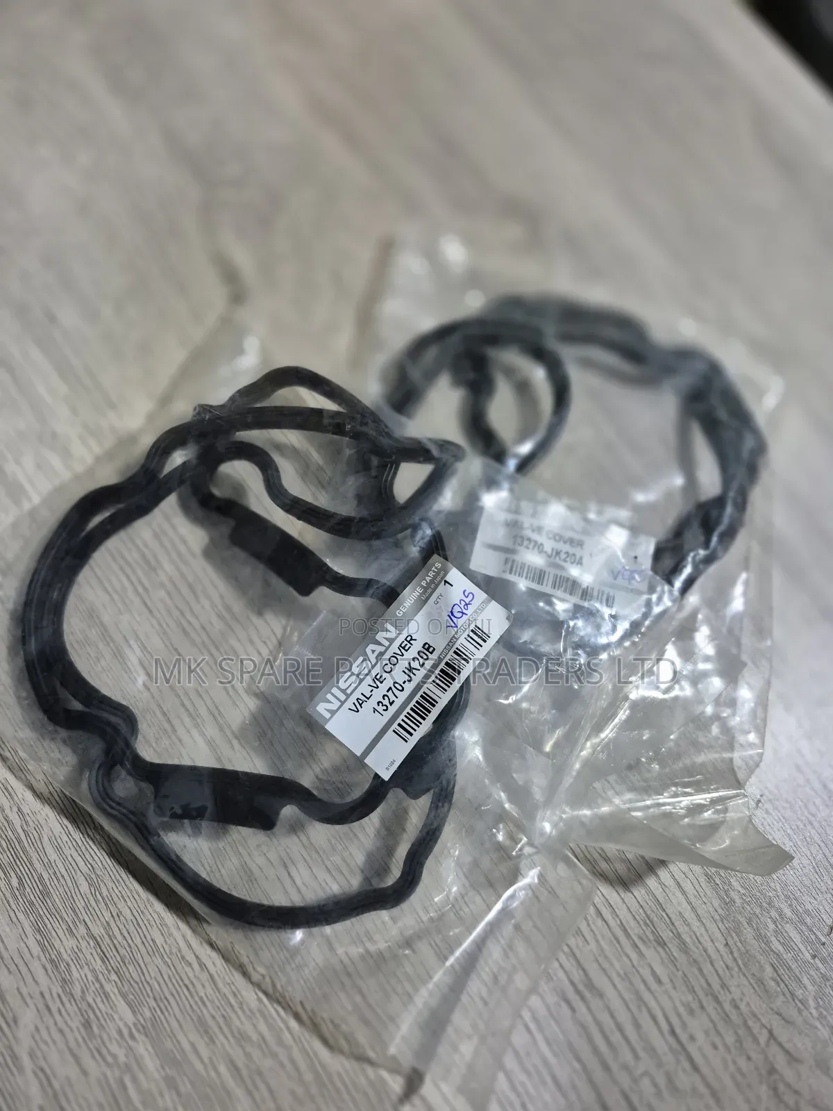 Nissan Fuga Top Cover Seals