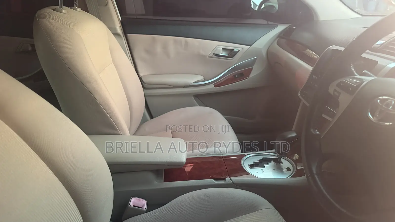 Toyota Premio 2010 White