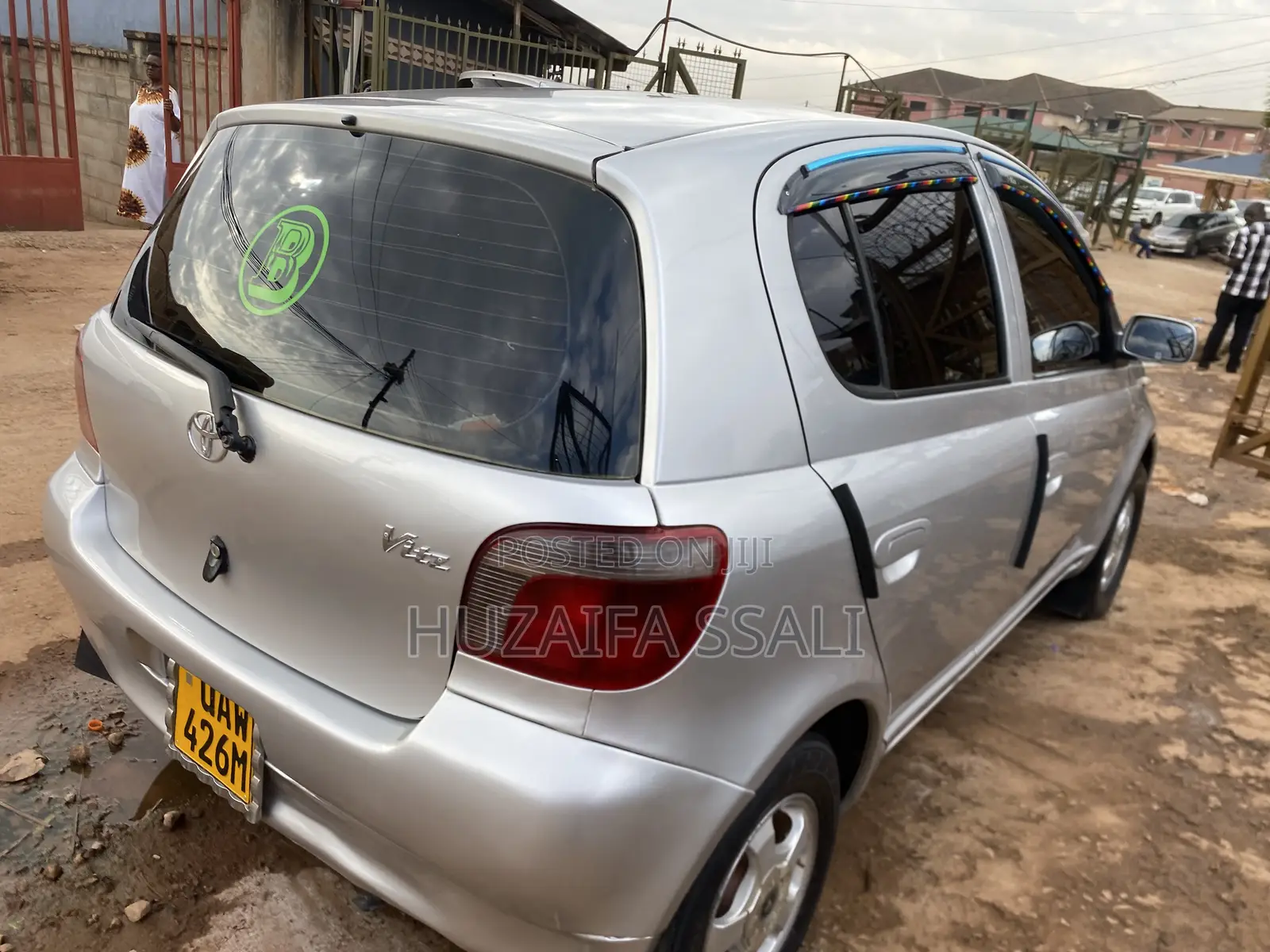 Toyota Vitz 2010 Silver