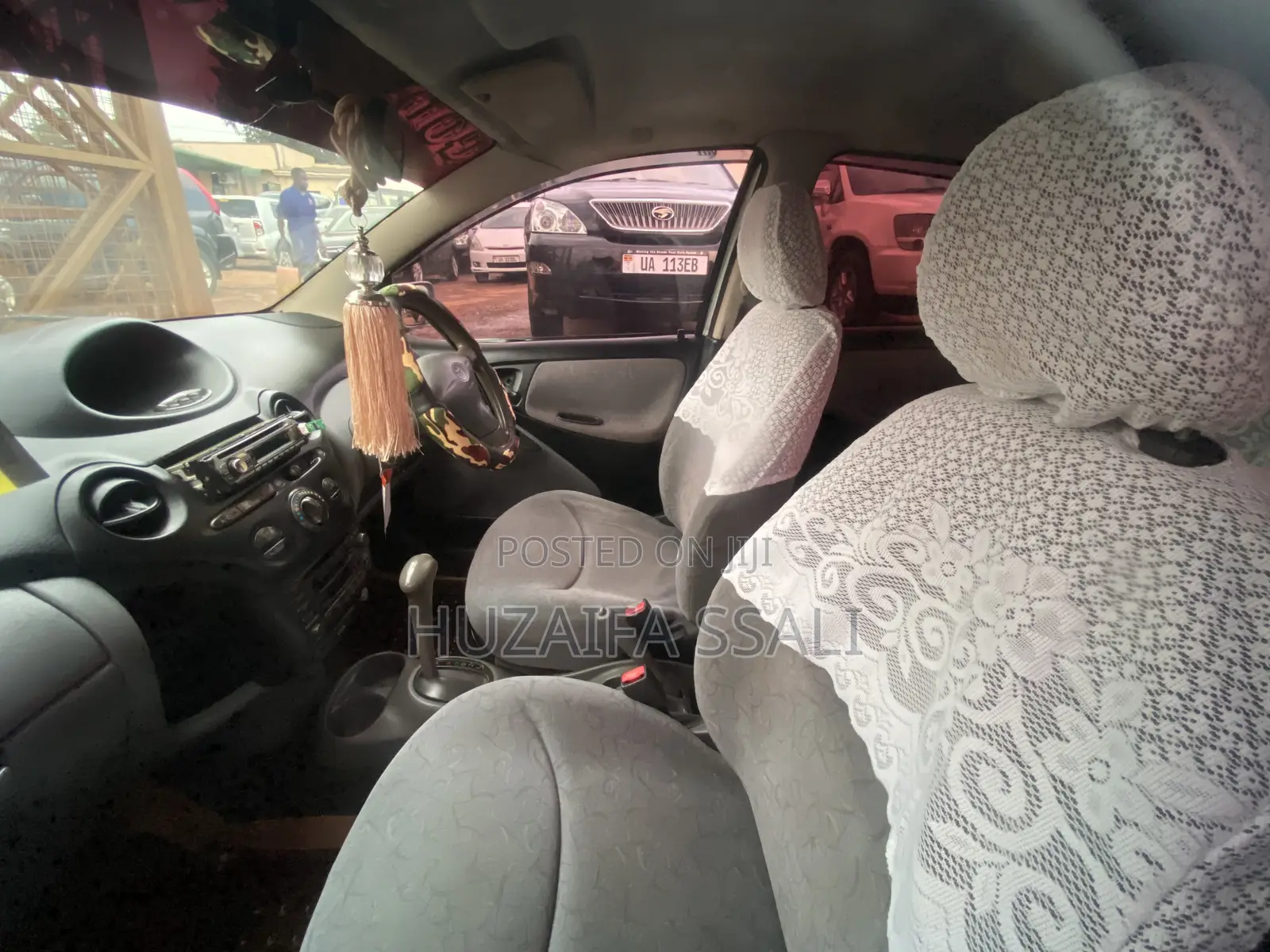 Toyota Vitz 2010 Silver