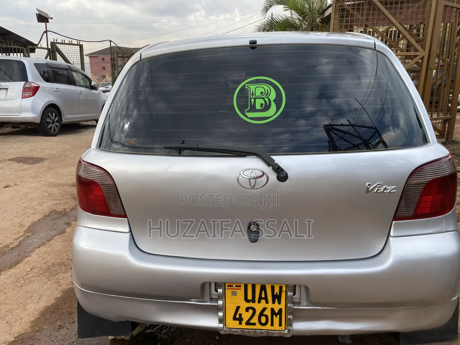 Toyota Vitz 2010 Silver