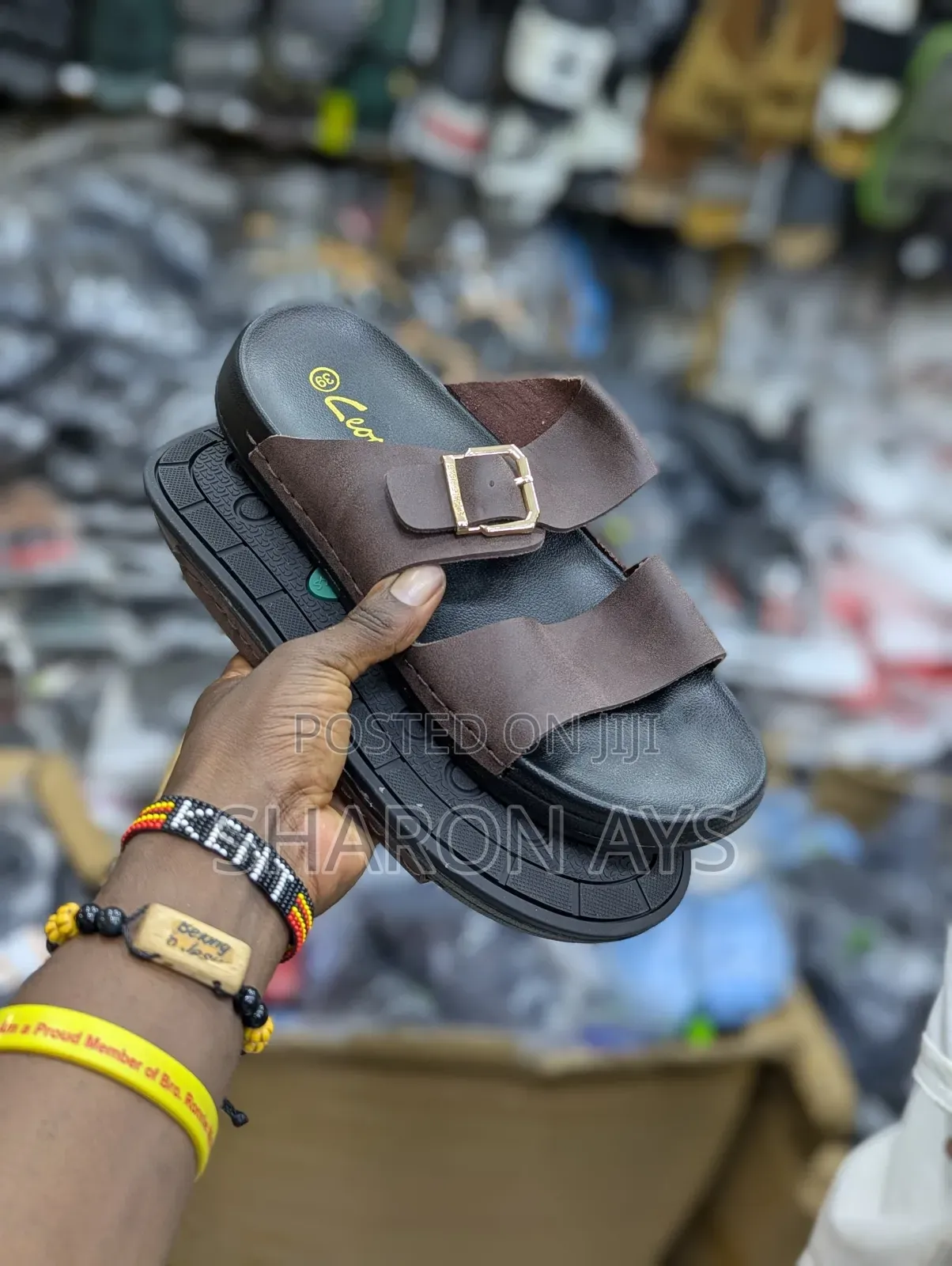 Men Leool Slides