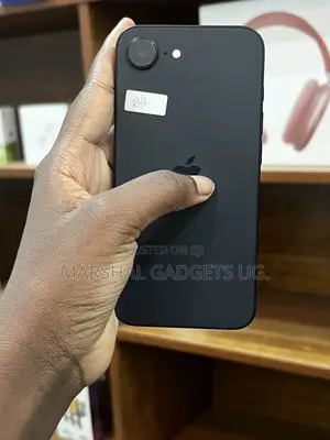 Apple iPhone 16e 128 GB Black