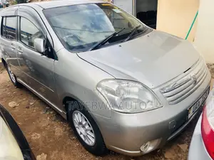 Toyota Raum 1.5 FWD 2004 Silver