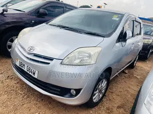 Toyota Passo Sette 1.5 FWD 2011 Silver