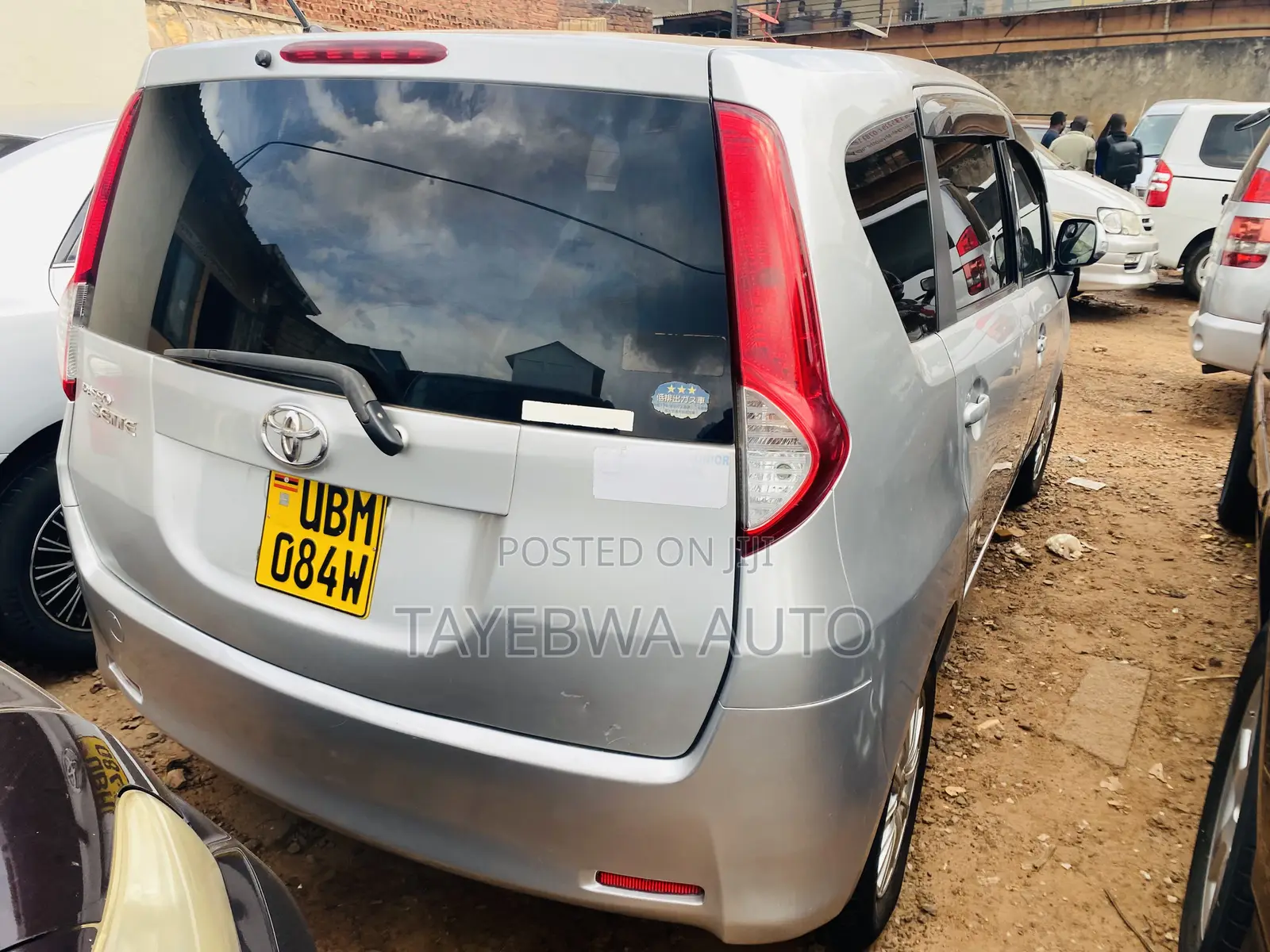 Toyota Passo Sette 1.5 FWD 2011 Silver