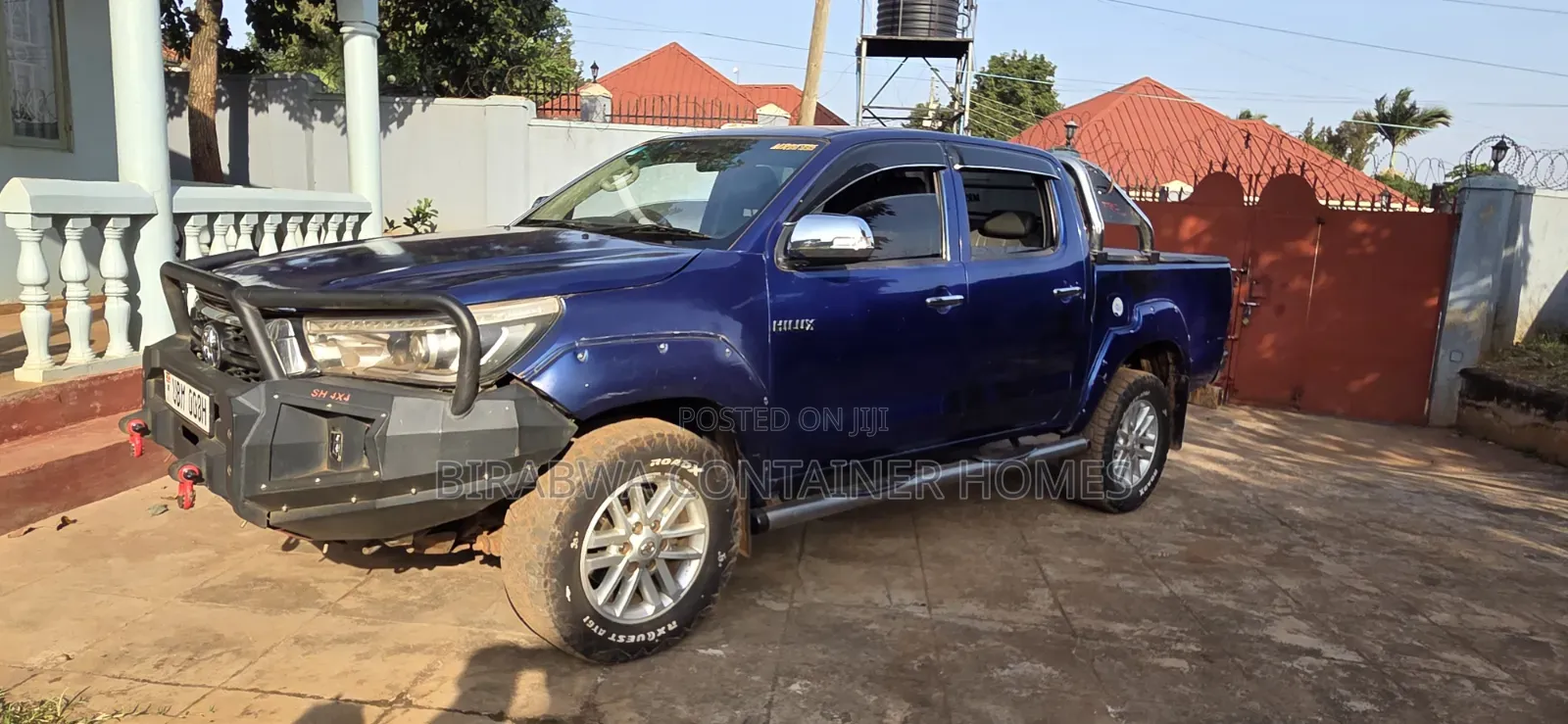 Toyota Hilux 2013 Blue